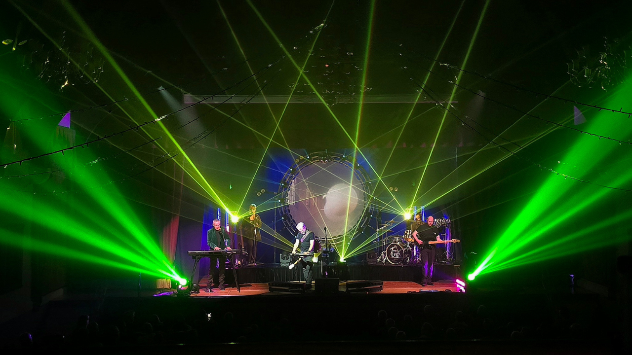 Black White Red Simple Modern Elegant Video How To YouTube Thumbnail